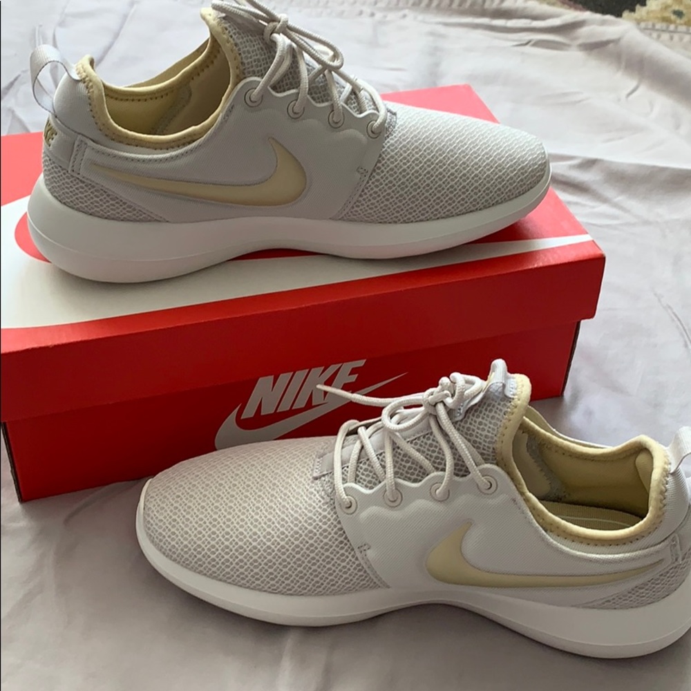Women’s Nike Roshe Two